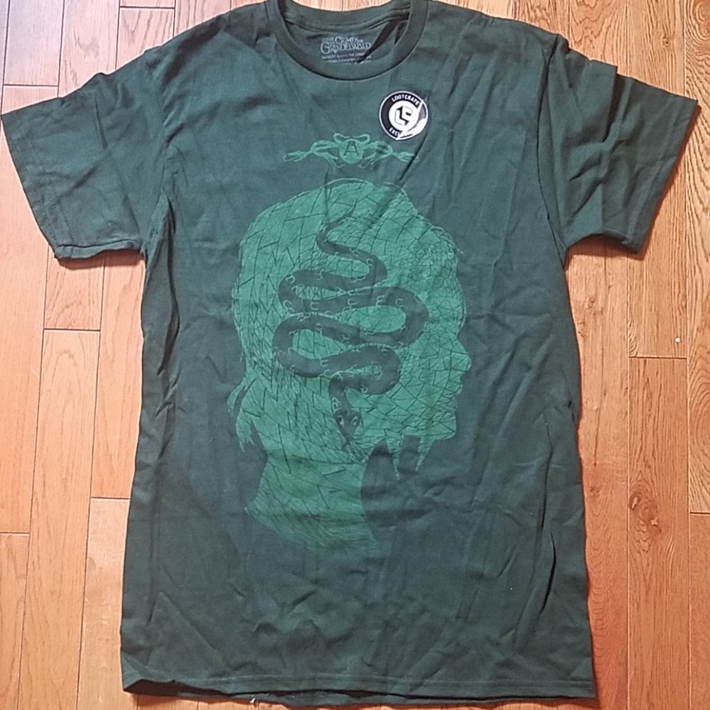 NWOT Crimes of Grindelwald Nagini Tshirt